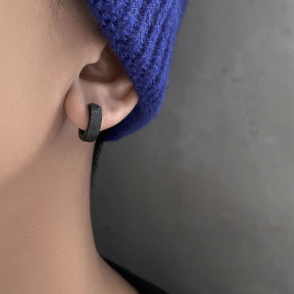 Simple Punk Handsome Frosting Stainless Steel Man Earring Fashion Jewelry Korean Style Hoop Earring серебряный
Simple Punk Handsome Frosting Stainless Steel Man Earring Fashion Jewelry Korean Style Hoop Earring серебряный