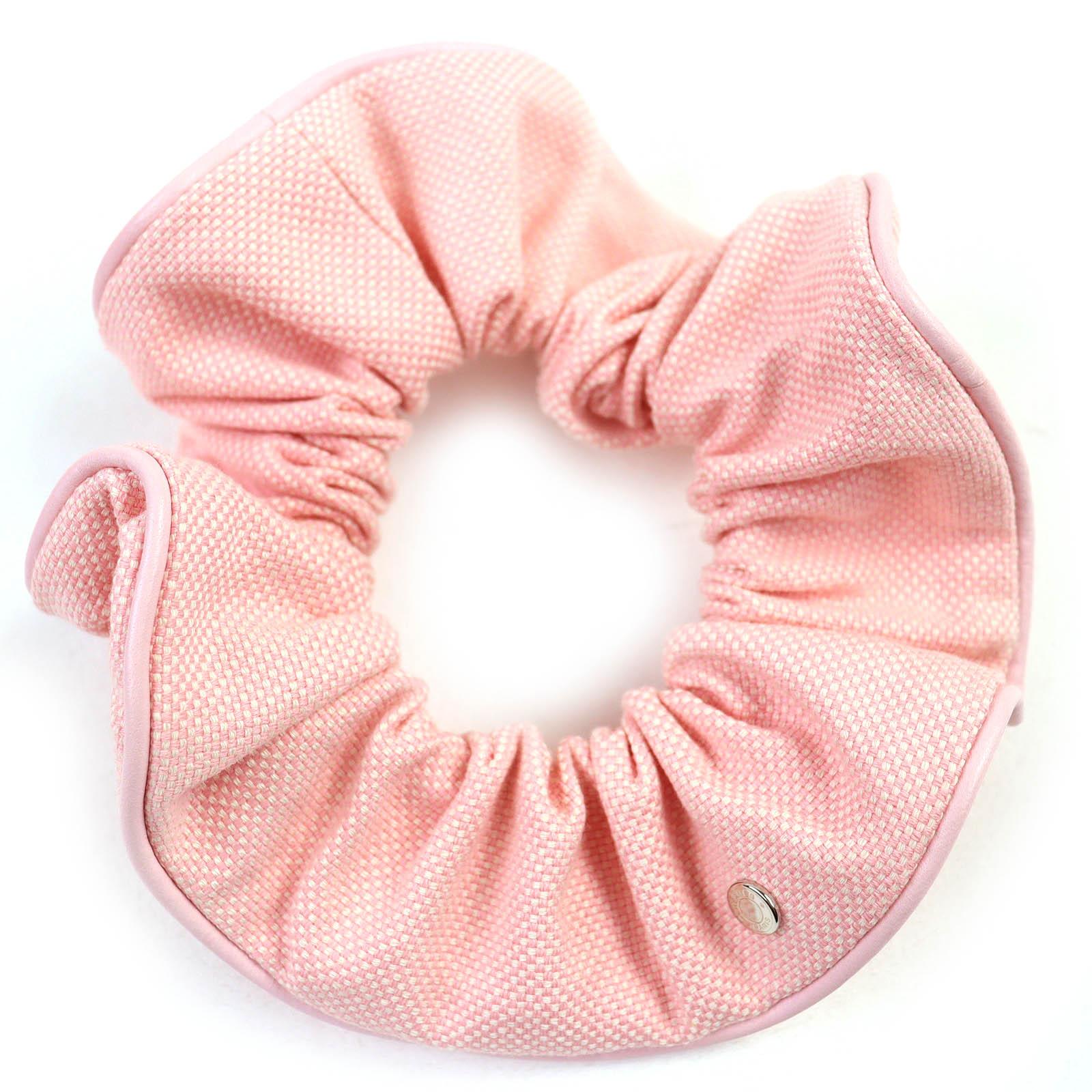 Pristine HERMES hair accessory Claudia Clous de Sel Leather Trim Scrunchie Hair Used
Pristine HERMES hair accessory Claudia Clous de Sel Leather Trim Scrunchie Hair Used