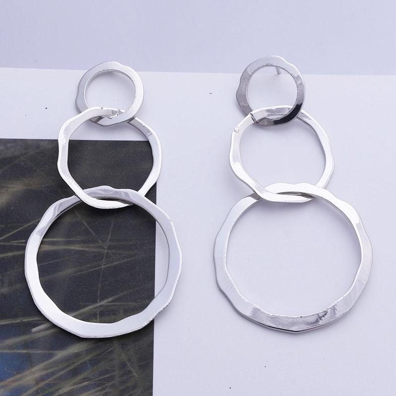 New Hollow Round Circle Earrings Creative Fashion Zircon Brincos Trendy Punk Style Geometric Metal Earrings for Women Zircon
New Hollow Round Circle Earrings Creative Fashion Zircon Brincos Trendy Punk Style Geometric Metal Earrings for Women Zircon