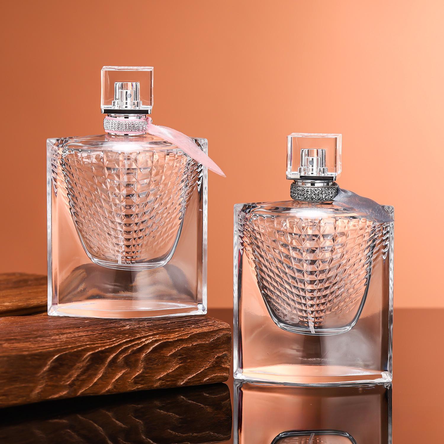 Bayonet Perfume Bottle 75ml Fish Scale Bottle with Silk Scarf Cap Transparent Glass Cosmetic Dispensing Empty Bottle
Bayonet Perfume Bottle 75ml Fish Scale Bottle with Silk Scarf Cap Transparent Glass Cosmetic Dispensing Empty Bottle