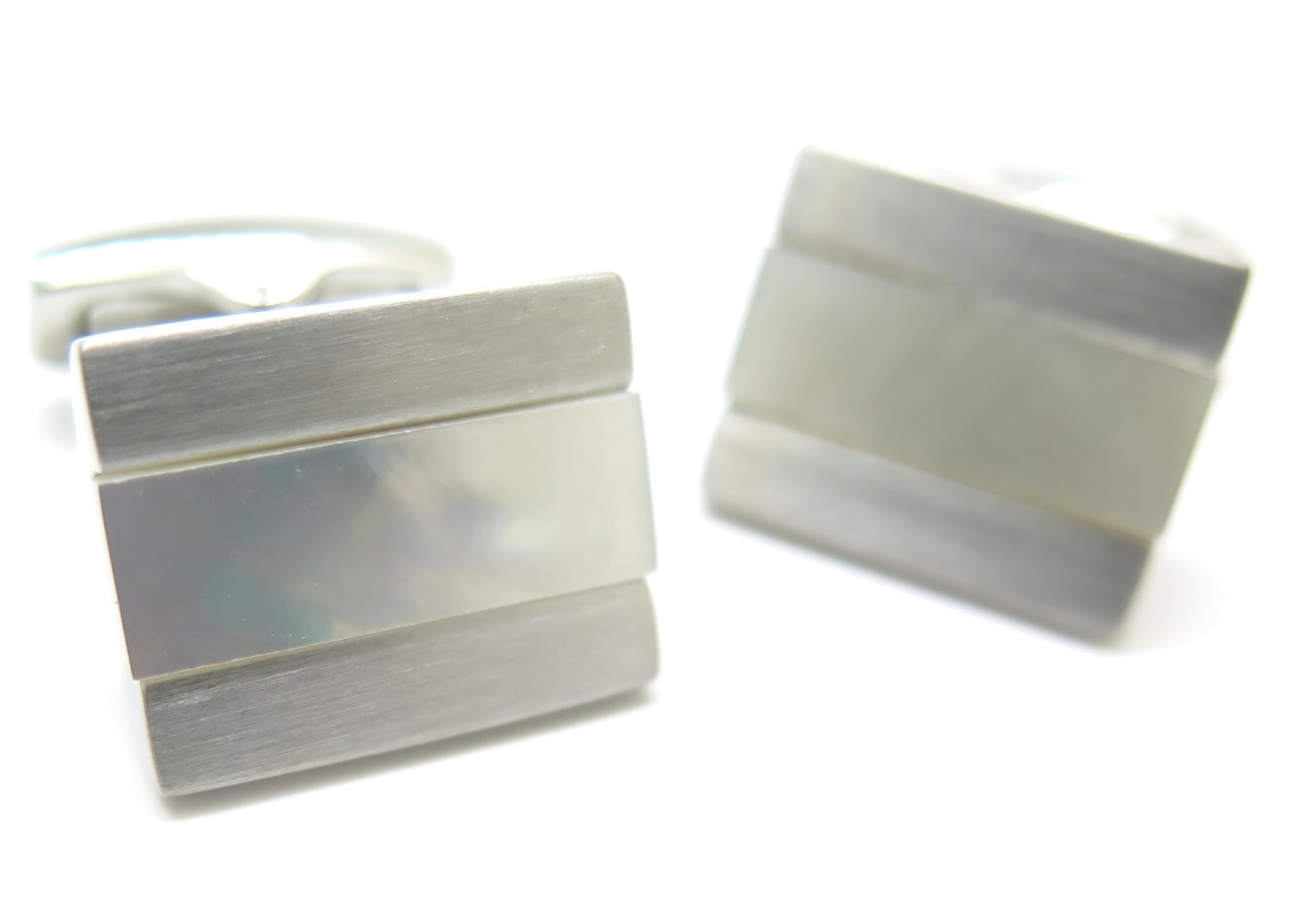 SIMON CARTER Brushed Half Barrel Cufflinks (White Pearl) (Cufflinks/Cufflinks)
SIMON CARTER Brushed Half Barrel Cufflinks (White Pearl) (Cufflinks/Cufflinks)