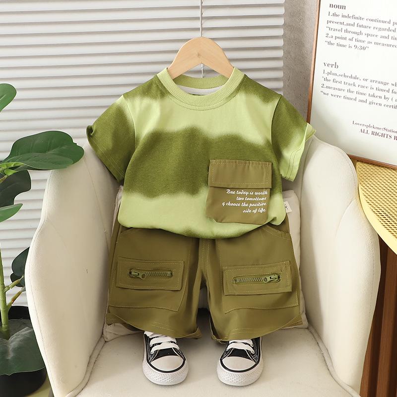 Boys Summer Korean-Style Two-Piece Set: Pocket Tee & Shorts for Small to Medium Children 2025. 90cm зелений
Boys Summer Korean-Style Two-Piece Set: Pocket Tee & Shorts for Small to Medium Children 2025. 90cm зелений