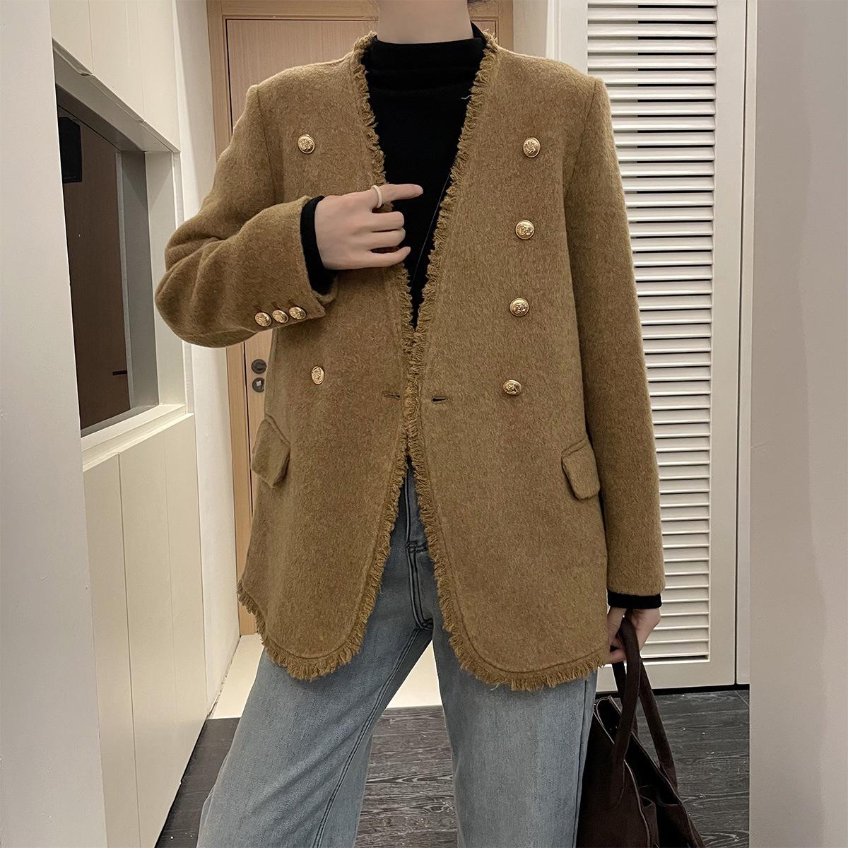 Lizhiqi V-neck Double-Faced Wool Coat - Double-Breasted Fringe Overcoat for Autumn/Winter 2024 (Model 240774) M (suggested for 55-65 kg)
Lizhiqi V-neck Double-Faced Wool Coat - Double-Breasted Fringe Overcoat for Autumn/Winter 2024 (Model 240774) M (suggested for 55-65 kg)