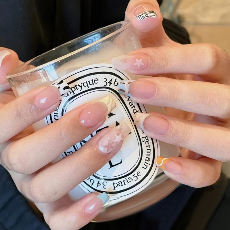 Internet Celebrity Cow Print Press-On Nails – Medium Length, Stylish Nail Art Tips Glue Kit
Internet Celebrity Cow Print Press-On Nails – Medium Length, Stylish Nail Art Tips Glue Kit