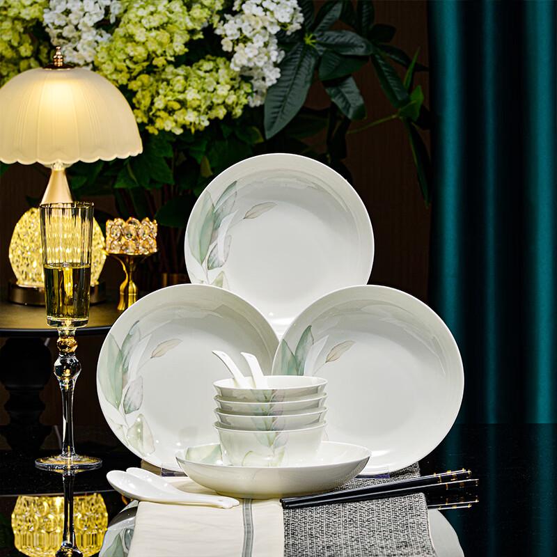 Tang Hui Lotus Wind Bone China Dinnerware Set
Tang Hui Lotus Wind Bone China Dinnerware Set