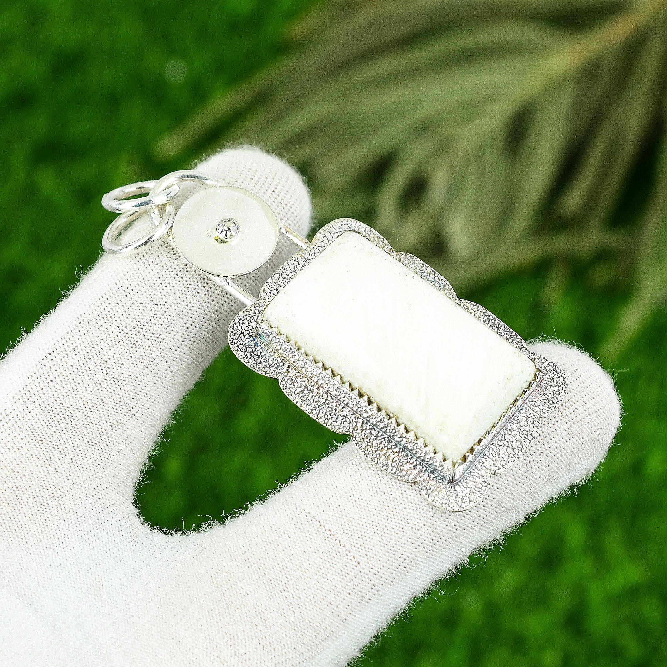 925 Silver Rectangle Scolecite Stone Crown Chakra Handcrafted Bezel Wife Pendant
925 Silver Rectangle Scolecite Stone Crown Chakra Handcrafted Bezel Wife Pendant