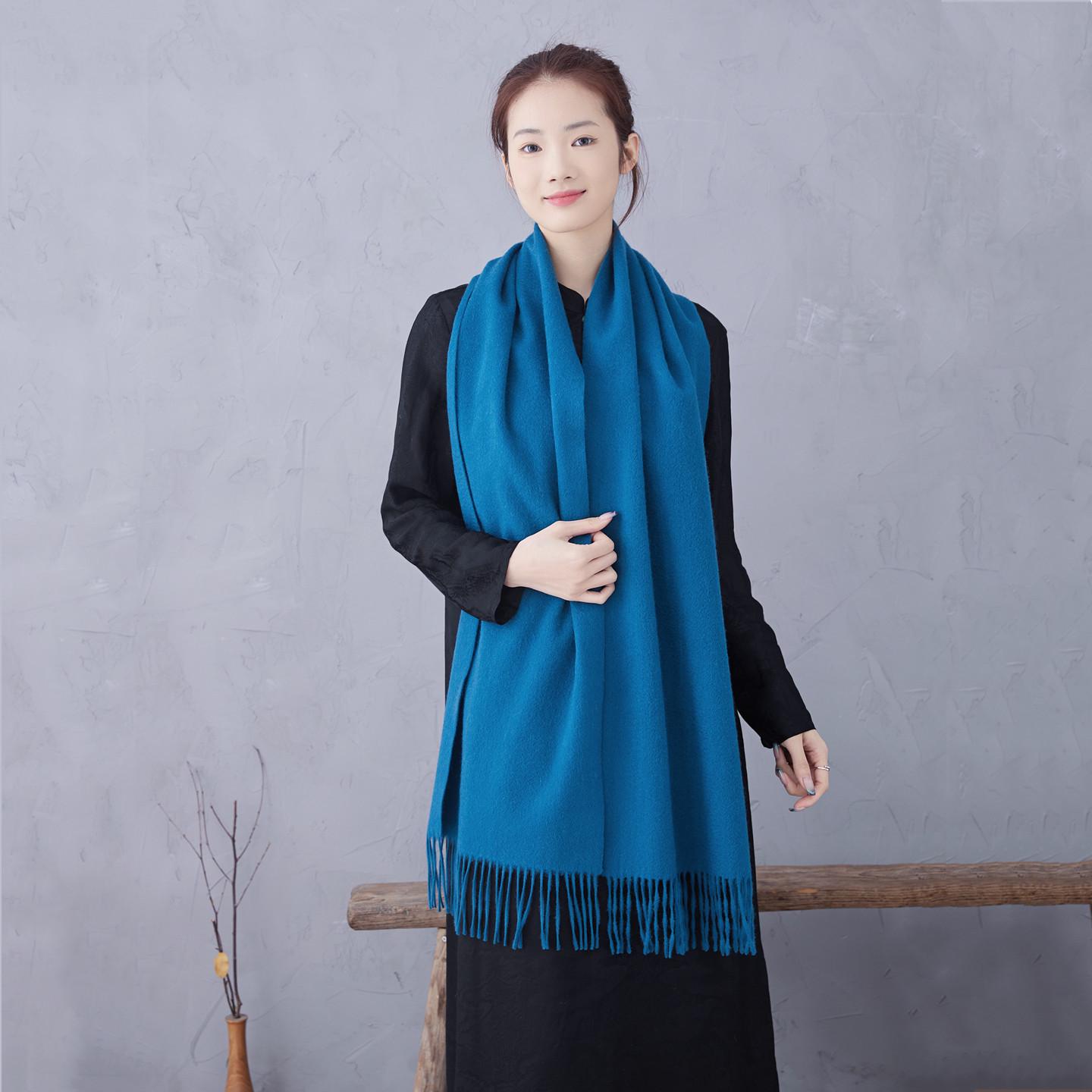 Elegant Light Luxury Lambswool Scarf & Shawl: Winter Neck Warmer for Men, Women & Couples Above 175cm
Elegant Light Luxury Lambswool Scarf & Shawl: Winter Neck Warmer for Men, Women & Couples Above 175cm