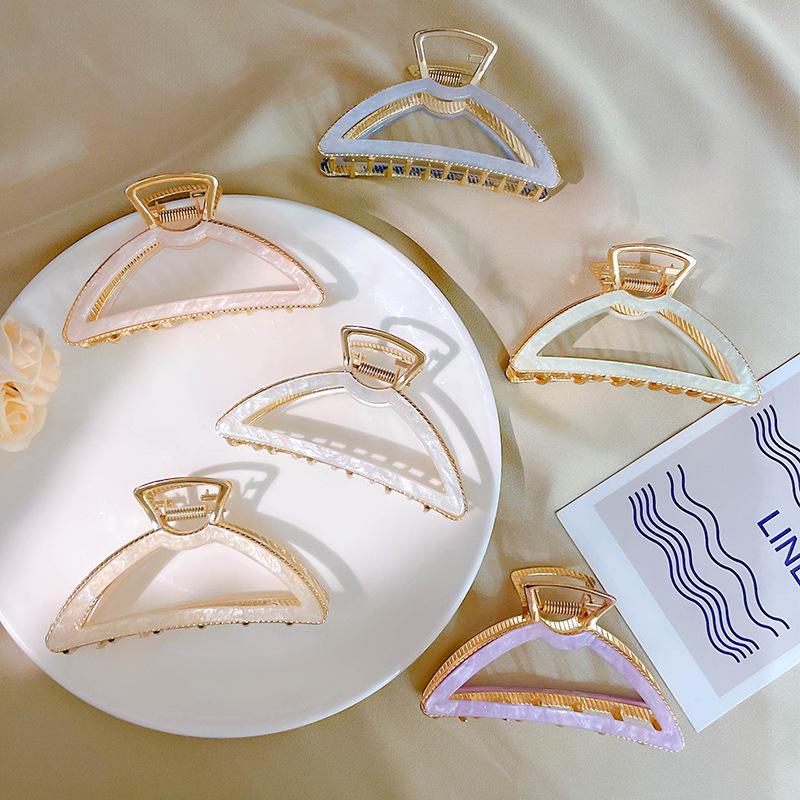 European & Korean Style Large Acetate Half-Circle Hair Claw - Elegant Alloy Hollow Hair Clip
European & Korean Style Large Acetate Half-Circle Hair Claw - Elegant Alloy Hollow Hair Clip