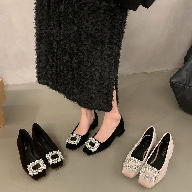 Spring and Autumn new thick-heeled women s shoes, European and American shallow-mouth fashion mother rhinestone square buckle single shoes, Kore 35 чорний
Spring and Autumn new thick-heeled women s shoes, European and American shallow-mouth fashion mother rhinestone square buckle single shoes, Kore 35 чорний