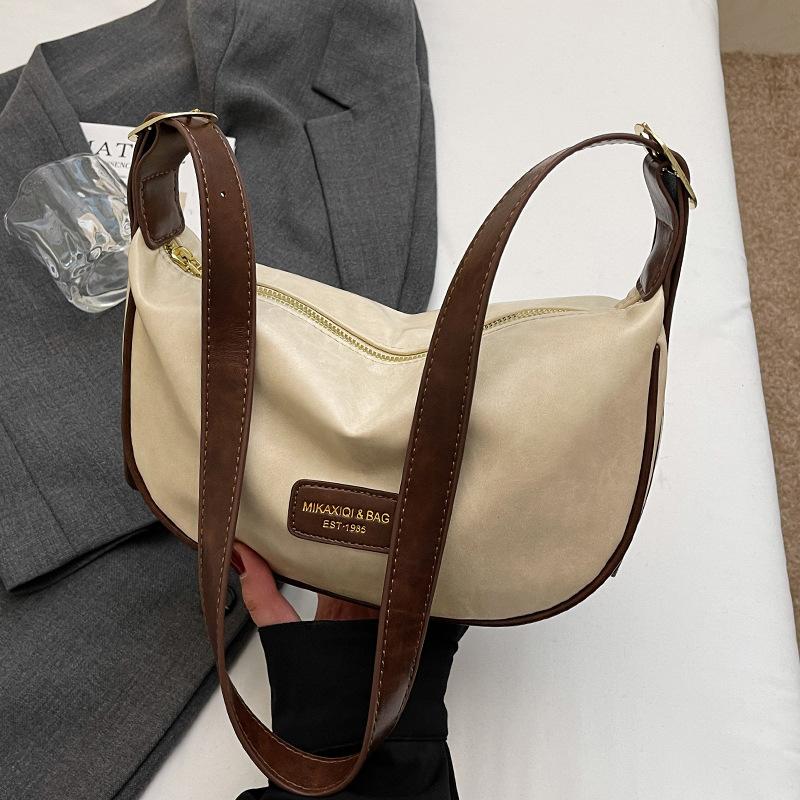 Wholesale hot sale light commute daily versatile soft leather tote bag women s work leisure Korean high sense messenger bag
Wholesale hot sale light commute daily versatile soft leather tote bag women s work leisure Korean high sense messenger bag