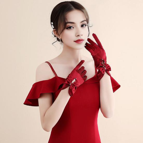 Yousheng 1 Pair Bride Wedding Gloves Smooth Satin Anti-slip Hollow Out Bow Faux Pearl Decor Pure Color Dance Ball Banquet Cocktail Party Lady Gloves красный
Yousheng 1 Pair Bride Wedding Gloves Smooth Satin Anti-slip Hollow Out Bow Faux Pearl Decor Pure Color Dance Ball Banquet Cocktail Party Lady Gloves красный