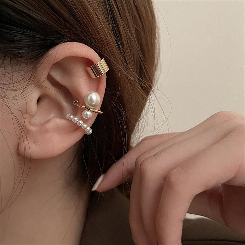 Three-piece retro pearl ear clips women s 2025 earless earrings earbone clips
Three-piece retro pearl ear clips women s 2025 earless earrings earbone clips