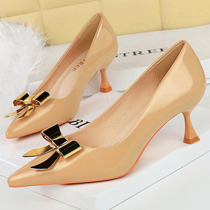 BIGTREE Shoes Metal Bowknot Women Pumps patent leather Kitten high heels 5.5 cm Comfortable low heeled shoes Large size 43 34
BIGTREE Shoes Metal Bowknot Women Pumps patent leather Kitten high heels 5.5 cm Comfortable low heeled shoes Large size 43 34