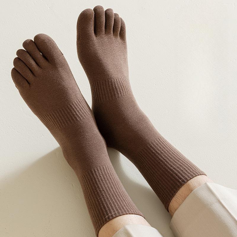 Men s Autumn and Winter Sports Sweat Absorption Teenagers In The Tube Five Finger Cotton Socks 1 pair хаки
Men s Autumn and Winter Sports Sweat Absorption Teenagers In The Tube Five Finger Cotton Socks 1 pair хаки