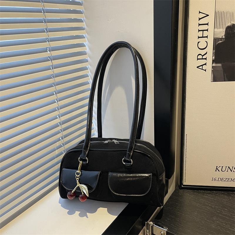 Vintage Solid Color Women Patchwork Suede Shoulder Bags Double-pocket Ladies Underarm Bag Large Capacity Female Pillow Handbags
Vintage Solid Color Women Patchwork Suede Shoulder Bags Double-pocket Ladies Underarm Bag Large Capacity Female Pillow Handbags