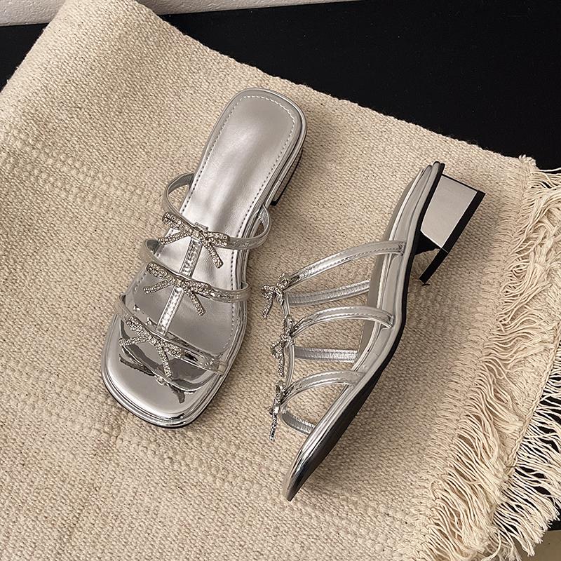 Fashion Summer New Round Head Open-foot Thin with Butterfly Knot Anti-slip Wear Heel Shoes Women Fashion Chunky Slippers 40 серебряный
Fashion Summer New Round Head Open-foot Thin with Butterfly Knot Anti-slip Wear Heel Shoes Women Fashion Chunky Slippers 40 серебряный