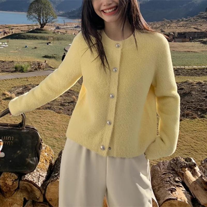 Вязаный кардиган, нежный имитационный норковый бархат, осень и зима, новый, свободный, мягкий, восковой, ленивый ветер, свитер-жакет, женский one size fits all
Вязаный кардиган, нежный имитационный норковый бархат, осень и зима, новый, свободный, мягкий, восковой, ленивый ветер, свитер-жакет, женский one size fits all