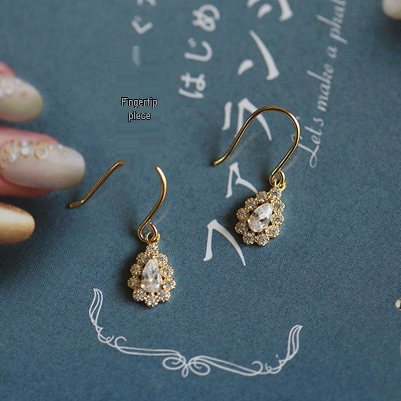 Gold-Plated Sterling Silver Diamond Lace Earrings - High-End, Light Luxury Design for Women S925 Silver
Gold-Plated Sterling Silver Diamond Lace Earrings - High-End, Light Luxury Design for Women S925 Silver