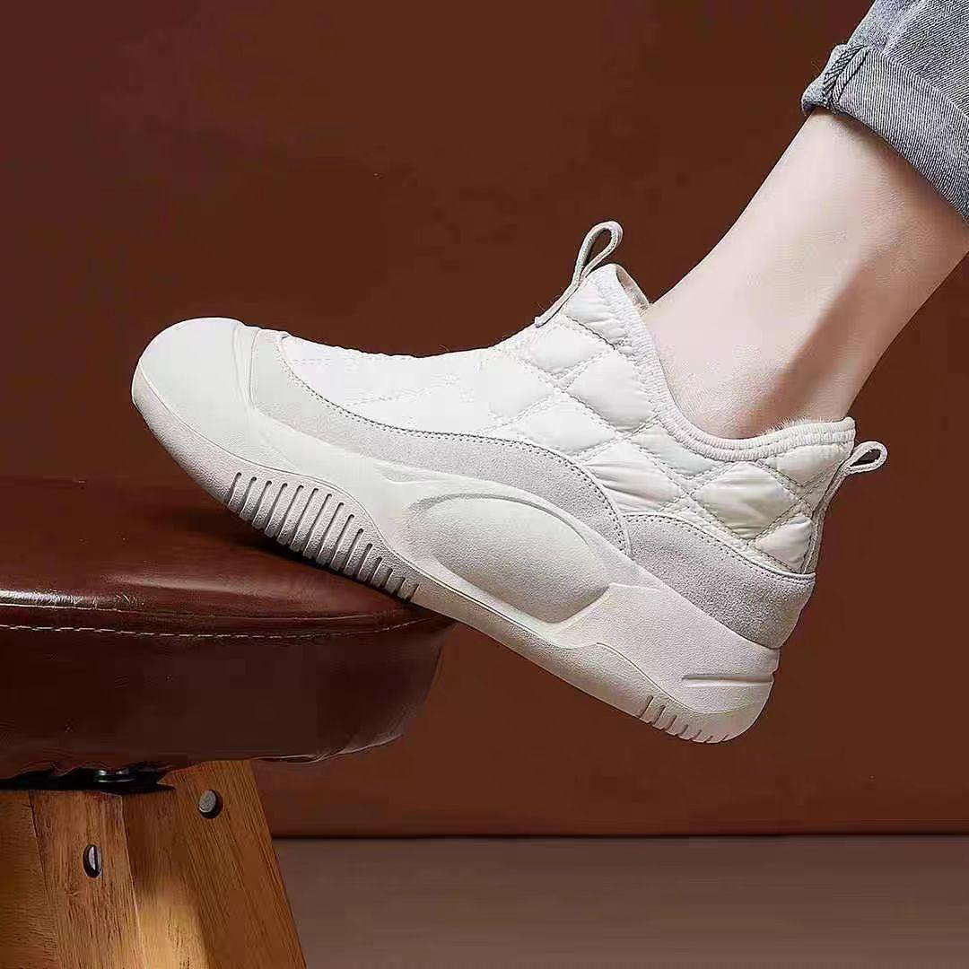 Fashion 2025 Winter Luxury New Velvet Thickened Warm Women s Snow Boots Thick Bottom Cotton Shoes Women Platform Ankle Boots Botas Mujer 40
Fashion 2025 Winter Luxury New Velvet Thickened Warm Women s Snow Boots Thick Bottom Cotton Shoes Women Platform Ankle Boots Botas Mujer 40