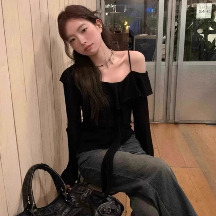 Черный трикотажный топ с длинными рукавами и открытыми плечами, облегающий фигуру Small чёрный
Черный трикотажный топ с длинными рукавами и открытыми плечами, облегающий фигуру Small чёрный