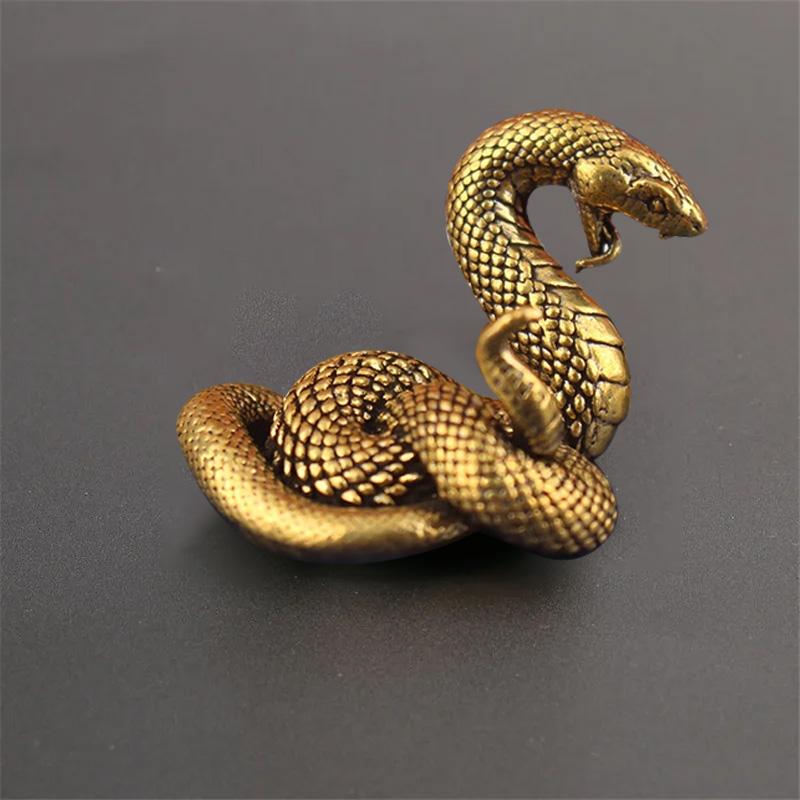1Pc Animal Vintage Home Decoration Collection Gifts Brass Cute Pet Statue Miniature Ornaments Python Figurine
1Pc Animal Vintage Home Decoration Collection Gifts Brass Cute Pet Statue Miniature Ornaments Python Figurine