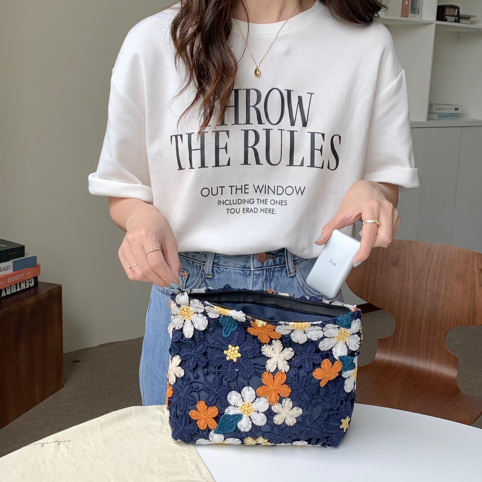 Exquisite Lace Cosmetic Bag Women s Large Carrying Change Jewelry Storage Bag OneSize темно-синього кольору
Exquisite Lace Cosmetic Bag Women s Large Carrying Change Jewelry Storage Bag OneSize темно-синього кольору