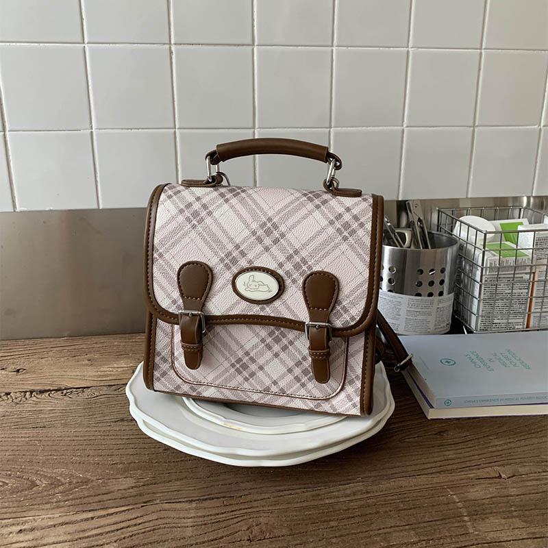 Рюкзак в стиле колледж, ретро, милый, женский, новый, осенне-зимний, премиальный, портативный, для поездок
Рюкзак в стиле колледж, ретро, милый, женский, новый, осенне-зимний, премиальный, портативный, для поездок