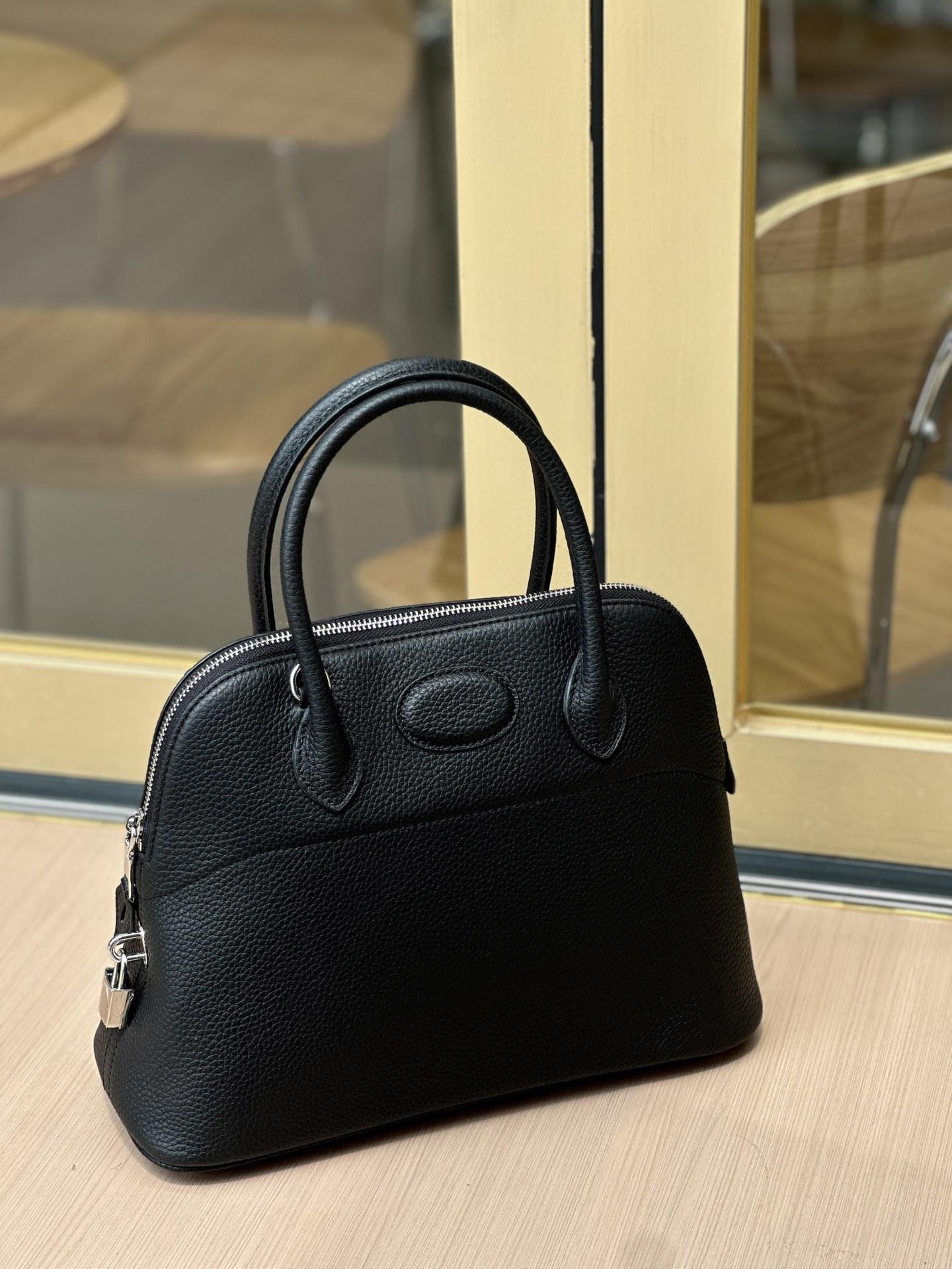 New Women s Bag with Top Layer Cowhide Shell Bag, Women s Handbag, Crossbody Bag, Genuine Leather 31*24*12 CM
New Women s Bag with Top Layer Cowhide Shell Bag, Women s Handbag, Crossbody Bag, Genuine Leather 31*24*12 CM