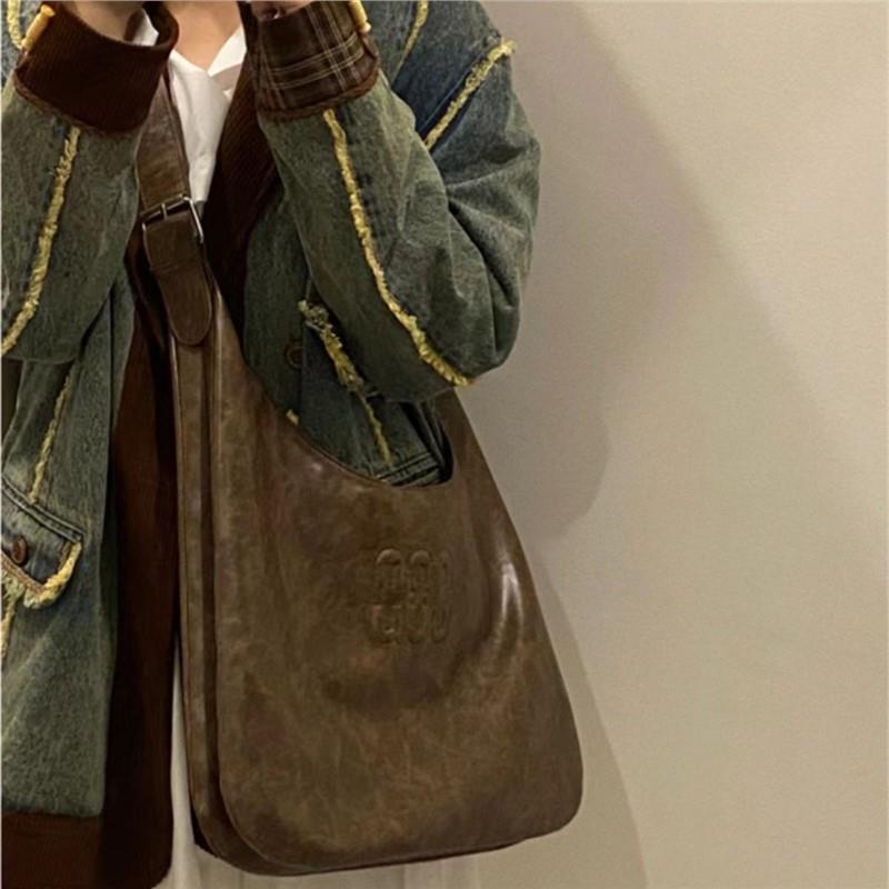 2024 простая вместительная сумка из мягкой кожи подмышкой, универсальная сумка для поездок на работу, простая сумка-мессенджер через плечо
2024 простая вместительная сумка из мягкой кожи подмышкой, универсальная сумка для поездок на работу, простая сумка-мессенджер через плечо