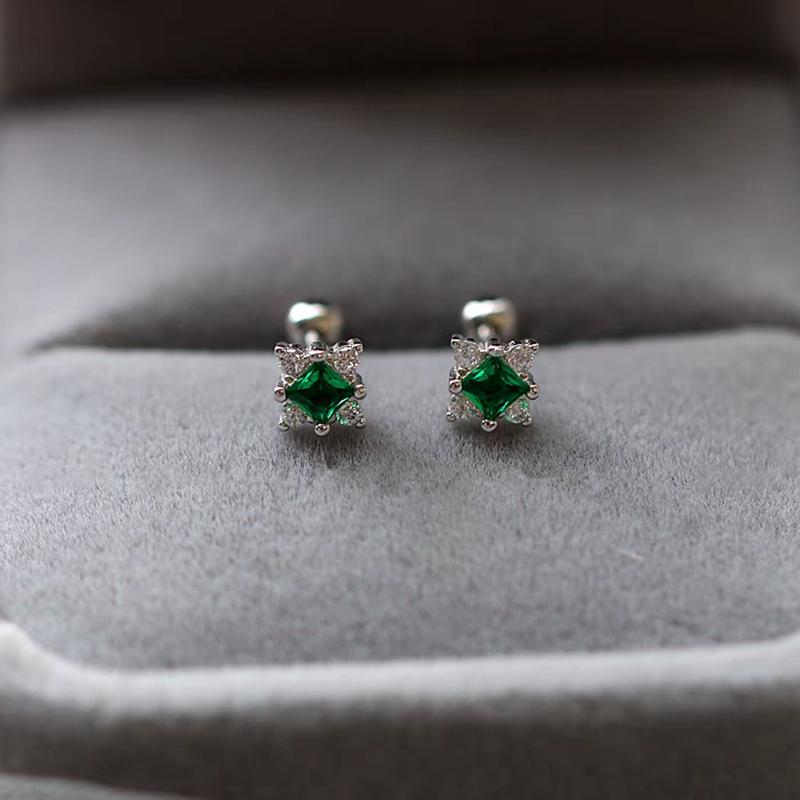 925 Sterling Silver Plating 14K Gold Exquisite Green Zircon Geometry Stud Earrings For Women Fine Jewelry срібний
925 Sterling Silver Plating 14K Gold Exquisite Green Zircon Geometry Stud Earrings For Women Fine Jewelry срібний