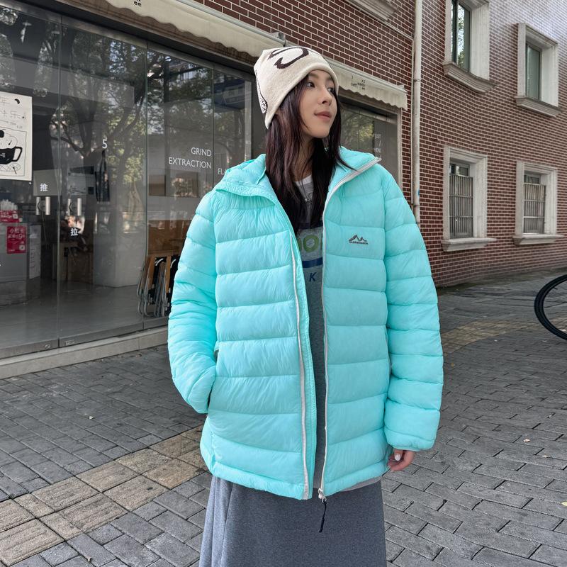 Женская легкая стеганая пуховая куртка оверсайз с капюшоном XXL
Женская легкая стеганая пуховая куртка оверсайз с капюшоном XXL