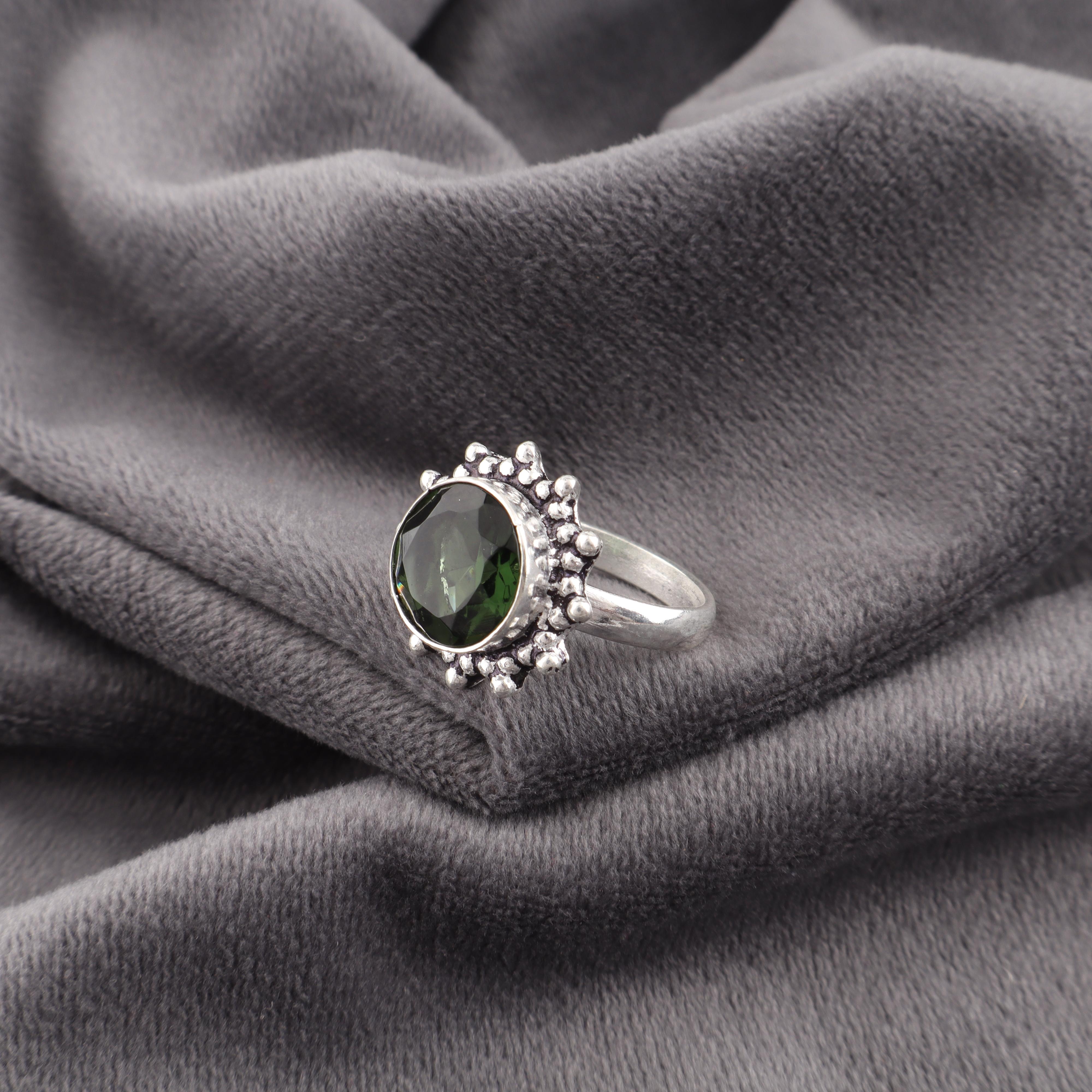 Кольцо с зеленым турмалином ручной работы, кольцо из стерлингового серебра 925 пробы, изящное украшение, красивое кольцо для помолвки 12 зелёный
Кольцо с зеленым турмалином ручной работы, кольцо из стерлингового серебра 925 пробы, изящное украшение, красивое кольцо для помолвки 12 зелёный