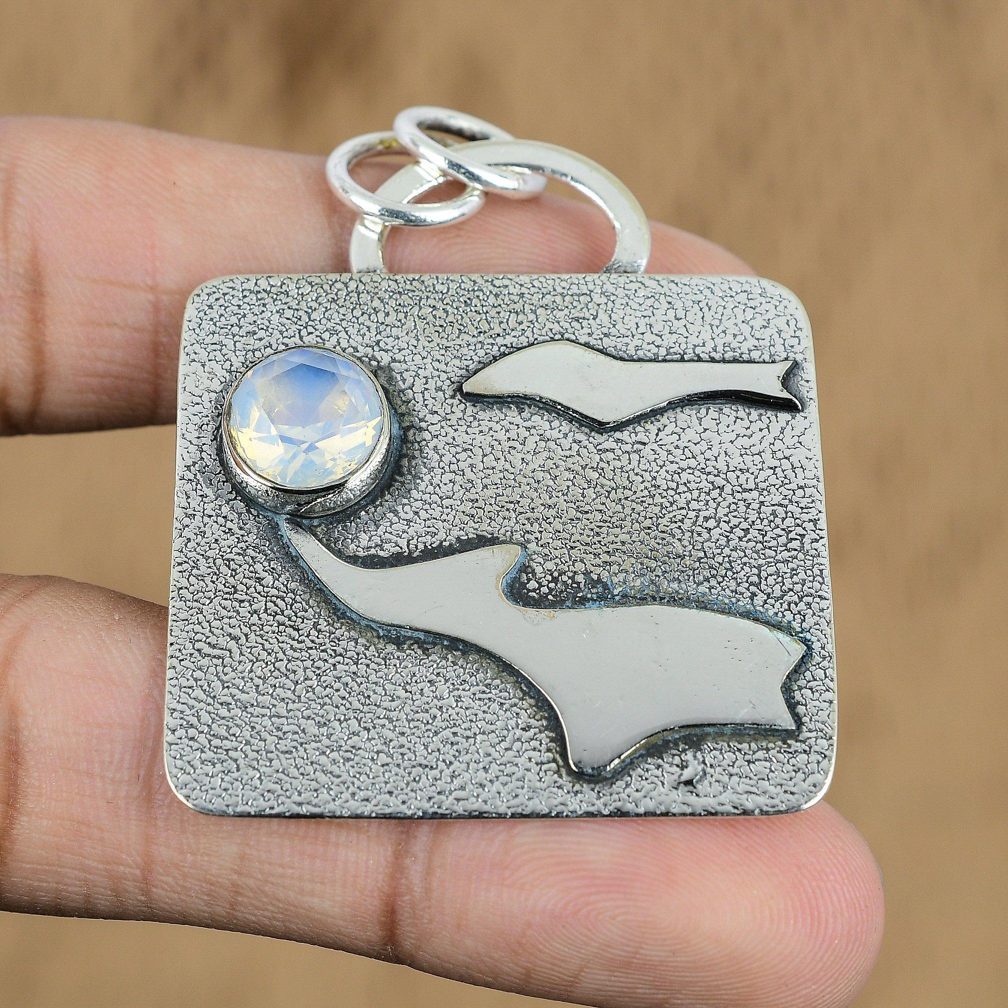 925 Silver Round Milky Opal Gemstone Engagement Art Deco Sister Pendant Jewelry
925 Silver Round Milky Opal Gemstone Engagement Art Deco Sister Pendant Jewelry