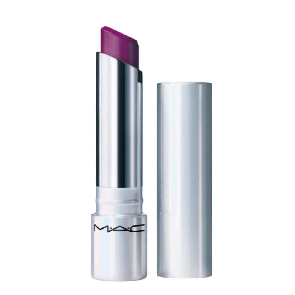 MAC Glow Play Нежный бальзам для губ Подружка Новогодний трюк
MAC Glow Play Нежный бальзам для губ Подружка Новогодний трюк