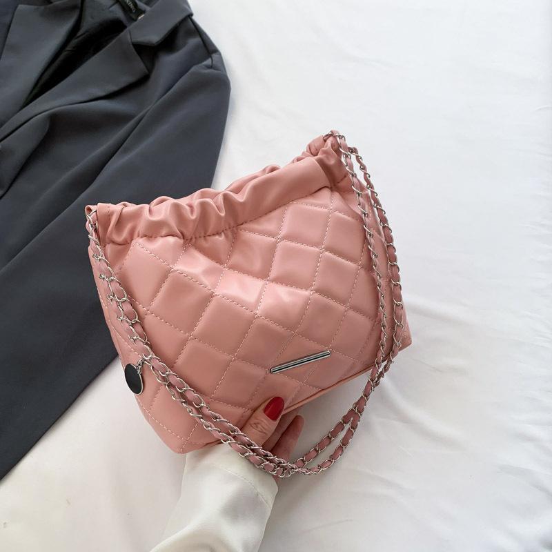 This year, the popular small bag women s 2025 new summer niche design diamond chain shoulder bag texture bucket bag рожевий
This year, the popular small bag women s 2025 new summer niche design diamond chain shoulder bag texture bucket bag рожевий