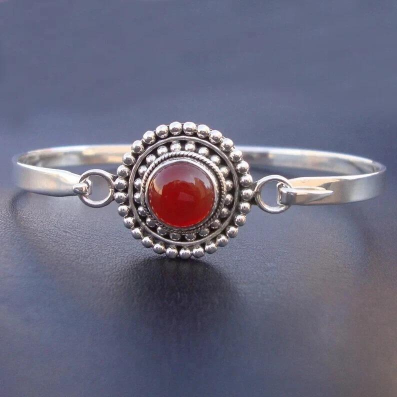 Fine Red Carnelian Gemstone 925 Sterling Silver Handmade Bracelet Cuff Free Size красный
Fine Red Carnelian Gemstone 925 Sterling Silver Handmade Bracelet Cuff Free Size красный