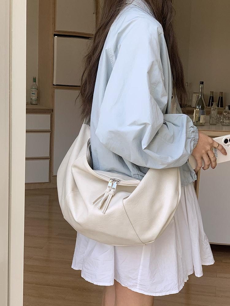Retro Soft PU Leather Women s Hobos Shoulder Bags Large Capacity Female Dumpling Bag Simple Casual Crossbody Bag Tote Handbags бежевый
Retro Soft PU Leather Women s Hobos Shoulder Bags Large Capacity Female Dumpling Bag Simple Casual Crossbody Bag Tote Handbags бежевый