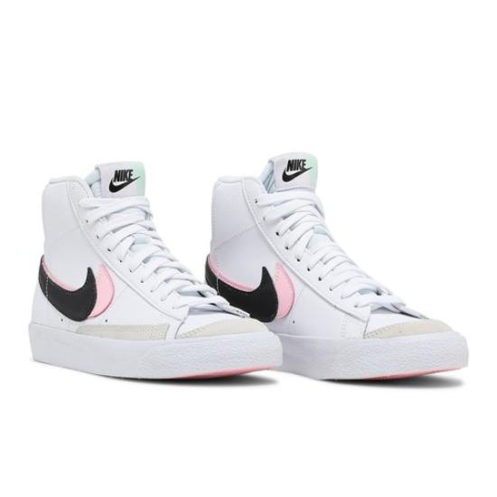 Nike Blazer Mid 77 SE GS White Arctic Punch DD1847-101 EU 36 білий/чорний
Nike Blazer Mid 77 SE GS White Arctic Punch DD1847-101 EU 36 білий/чорний