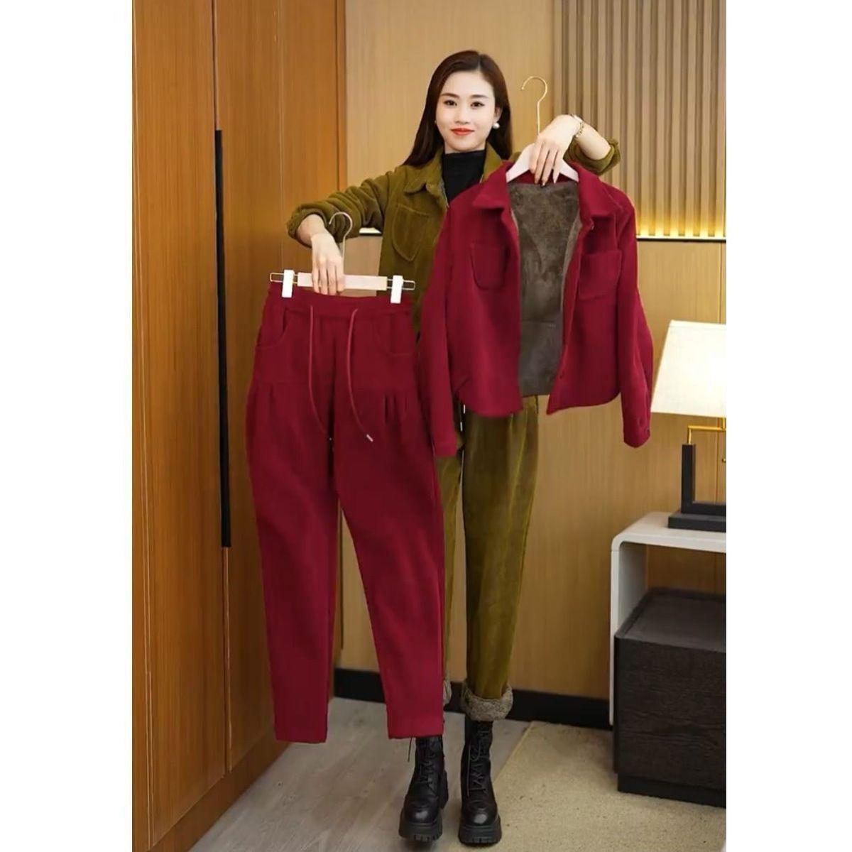 Women s 2025 Winter Velvet Two-Piece Set: Elegant, Loose, Slimming Petite Fashion Ensemble Medium червоний
Women s 2025 Winter Velvet Two-Piece Set: Elegant, Loose, Slimming Petite Fashion Ensemble Medium червоний