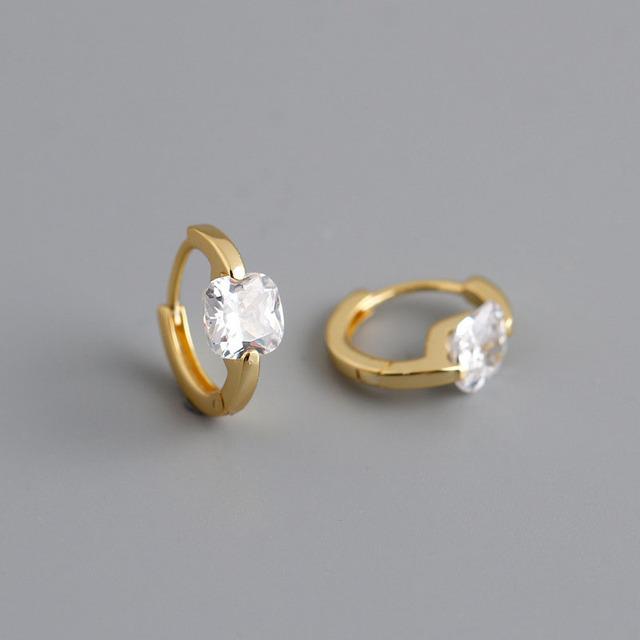 ANENJERY маленькие квадратные цветные серьги-кольца с цирконием для мужчин и женщин, простые модные круглые серьги, оптовая продажа
ANENJERY маленькие квадратные цветные серьги-кольца с цирконием для мужчин и женщин, простые модные круглые серьги, оптовая продажа