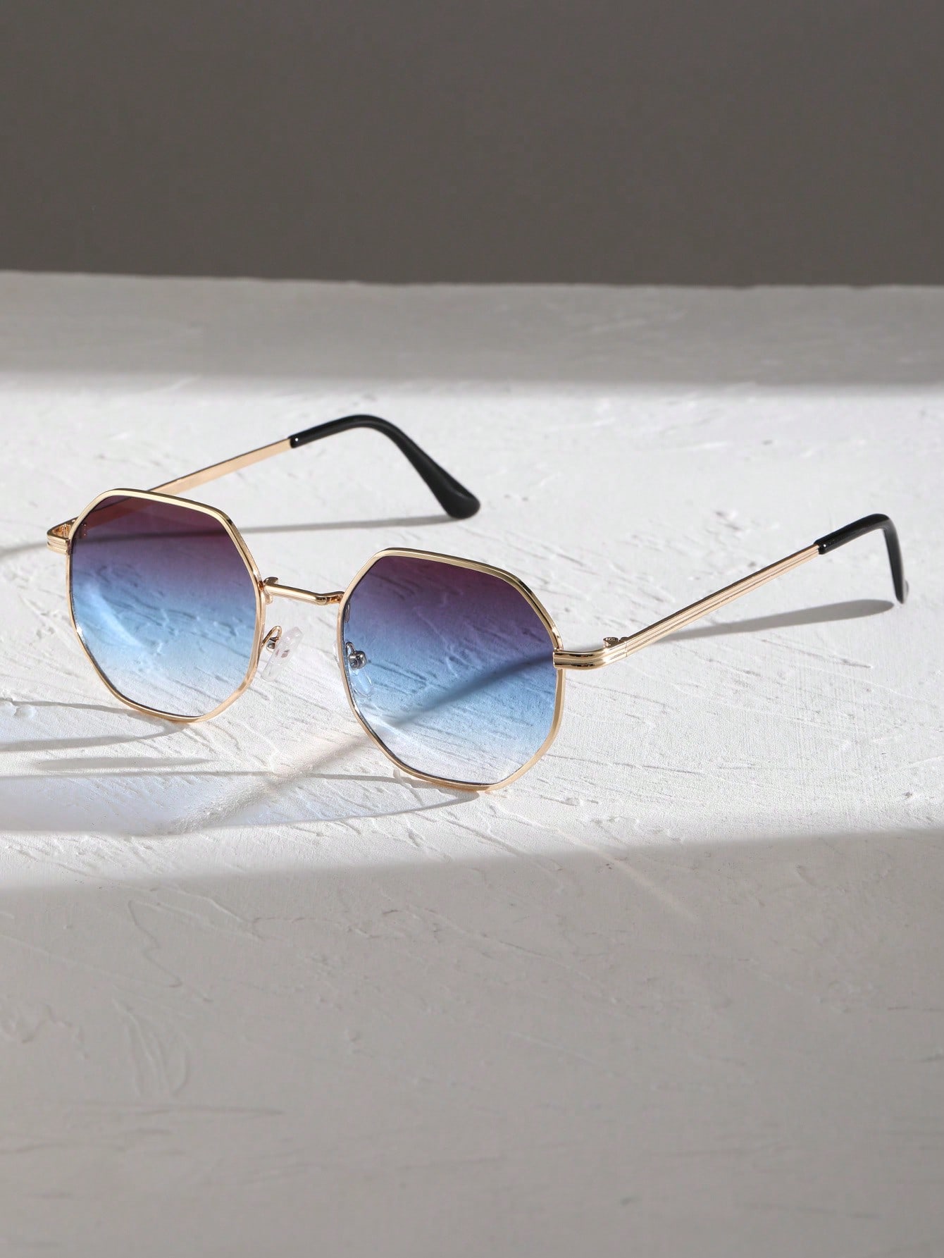 1 шт., унисекс, геометрическая оправа, разноцветные металлические классические солнцезащитные очки для путешествий на открытом воздухе, музыкальных фестивалей, аксессуаров
1 шт., унисекс, геометрическая оправа, разноцветные металлические классические солнцезащитные очки для путешествий на открытом воздухе, музыкальных фестивалей, аксессуаров