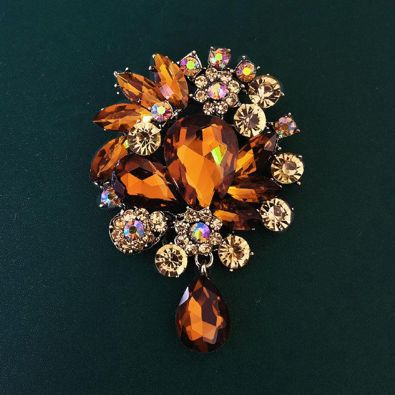 Мужская ретро брошь-булавка в форме капли со стразами для костюмов
Мужская ретро брошь-булавка в форме капли со стразами для костюмов