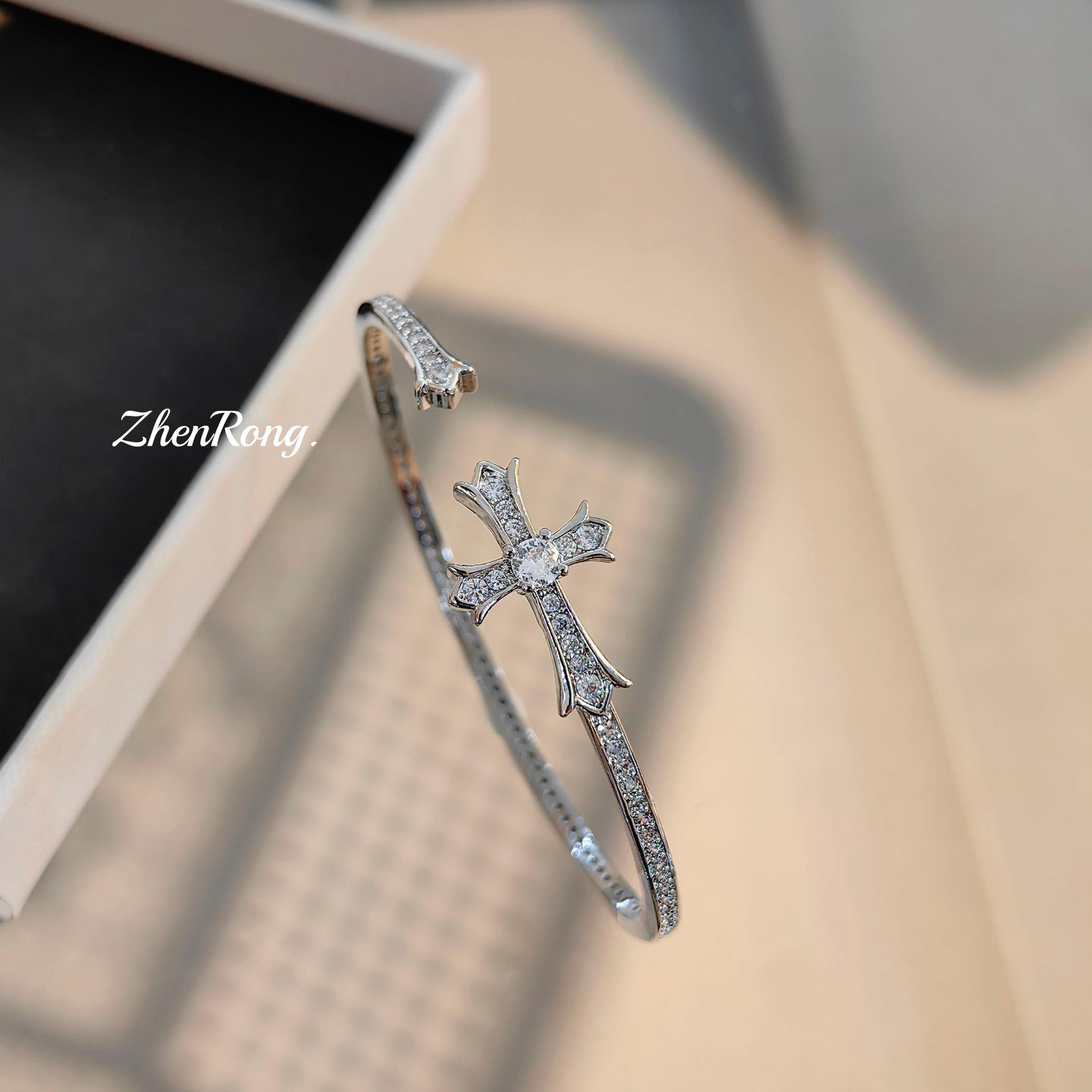 Vintage Cross Rhinestone Bracelet For Women Light Luxury Open Bangle Elegant Fashion Jewelry
Vintage Cross Rhinestone Bracelet For Women Light Luxury Open Bangle Elegant Fashion Jewelry
