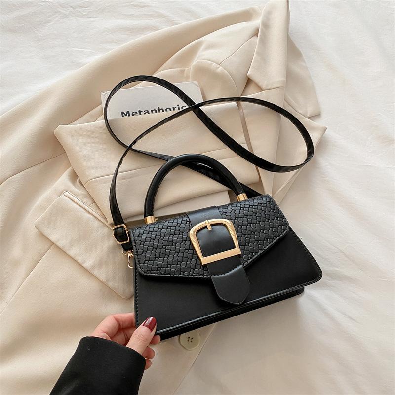 Женская маленькая сумка с высоким чувством стиля женская 2025 новая модная простая портативная сумка-мессенджер белая маленькая квадратная сумка чёрный
Женская маленькая сумка с высоким чувством стиля женская 2025 новая модная простая портативная сумка-мессенджер белая маленькая квадратная сумка чёрный
