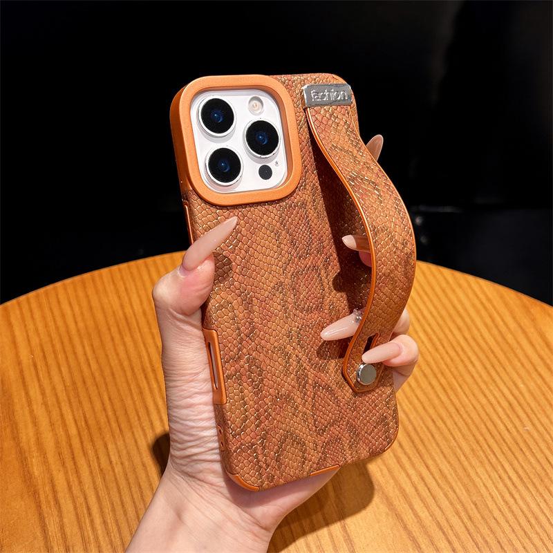 Snake Skin Wrist Strap iPhone Case: Fits iPhone 12-17(Pro/Plus/Air), Drop-Proof, Magnetic Suction, Leather Pattern. iPhone 13 Pro оранжевый
Snake Skin Wrist Strap iPhone Case: Fits iPhone 12-17(Pro/Plus/Air), Drop-Proof, Magnetic Suction, Leather Pattern. iPhone 13 Pro оранжевый