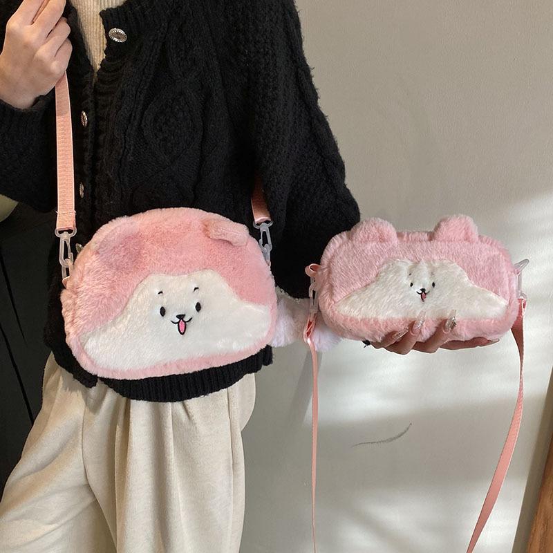 Plush small bag women s 2025 new fashion versatile shoulder messenger bag, high-end explosive portable plush bag рожевий
Plush small bag women s 2025 new fashion versatile shoulder messenger bag, high-end explosive portable plush bag рожевий