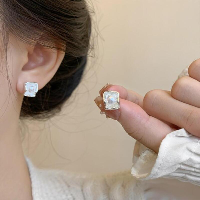 Women s Pearl Small Square Earrings A33336_ONECOLOR
Women s Pearl Small Square Earrings A33336_ONECOLOR