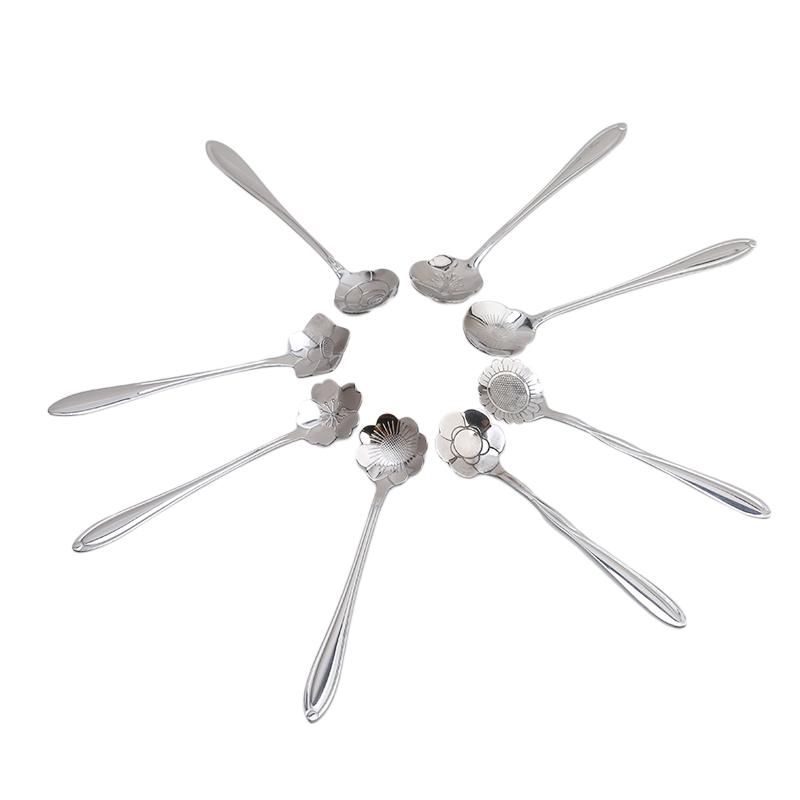 8Pcs/Set Flowers Design Gold Spoon Long Handle Dessert Tea Coffee Mixing Spoon Stainless Steel Vintage Teaspoons Drink Tableware
8Pcs/Set Flowers Design Gold Spoon Long Handle Dessert Tea Coffee Mixing Spoon Stainless Steel Vintage Teaspoons Drink Tableware