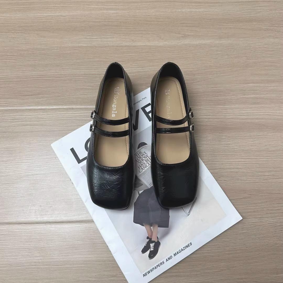 Женская обувь квадратный носок мягкая подошва Мэри Джейн одинарные туфли весна 2025 новые модели с юбками плоская подошва мелкий вырез ремешок на одной пряжке одинарные туфли 40 чёрный
Женская обувь квадратный носок мягкая подошва Мэри Джейн одинарные туфли весна 2025 новые модели с юбками плоская подошва мелкий вырез ремешок на одной пряжке одинарные туфли 40 чёрный
