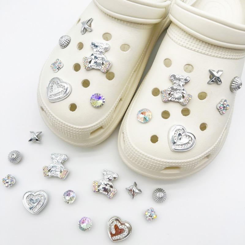 Подвеска для обуви Crocs DIY Серебряная Продвинутая мультяшная пряжка для украшения обуви с бриллиантами для Croc Charms Hole Shoes Accessories
Подвеска для обуви Crocs DIY Серебряная Продвинутая мультяшная пряжка для украшения обуви с бриллиантами для Croc Charms Hole Shoes Accessories